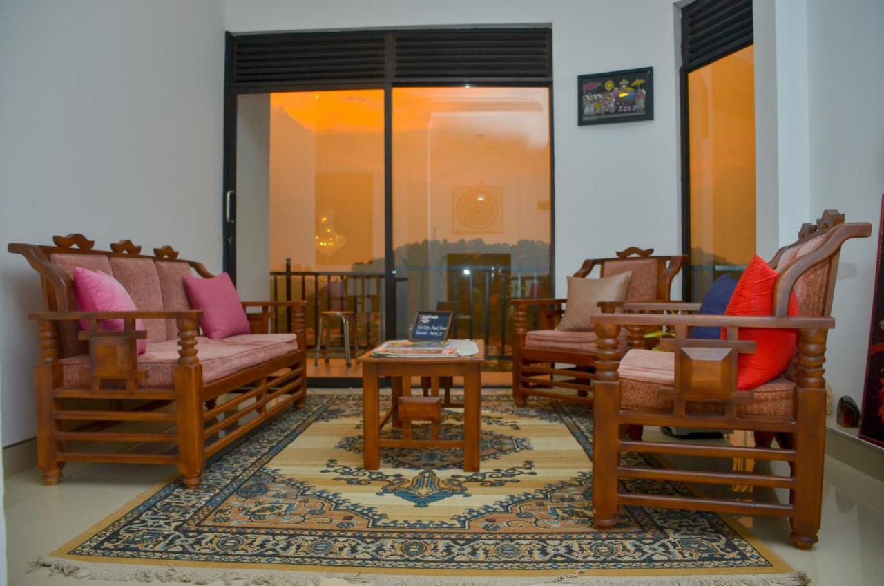 Angel Tower Bed and Breakfast Kandy Eksteriør billede